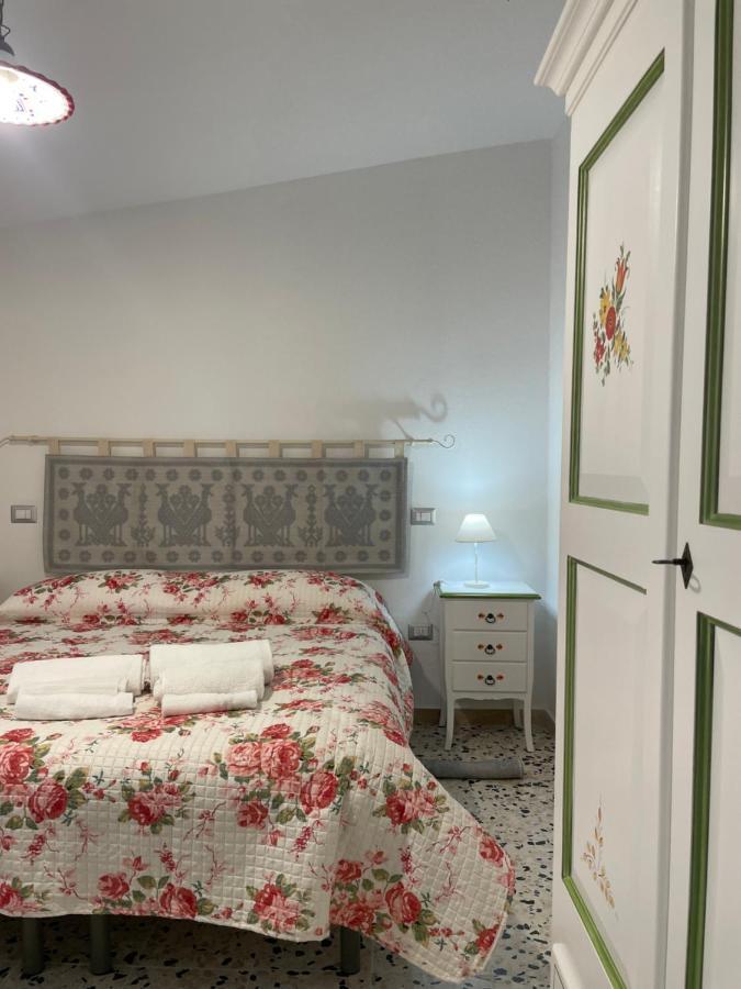 Affittacamere Il Vicoletto Aria Ona Villagrande Strisaili Buitenkant foto